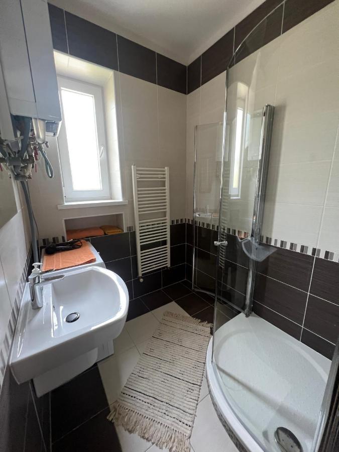 Elegantny Byt V Srdci Mesta Trenčín Exterior foto